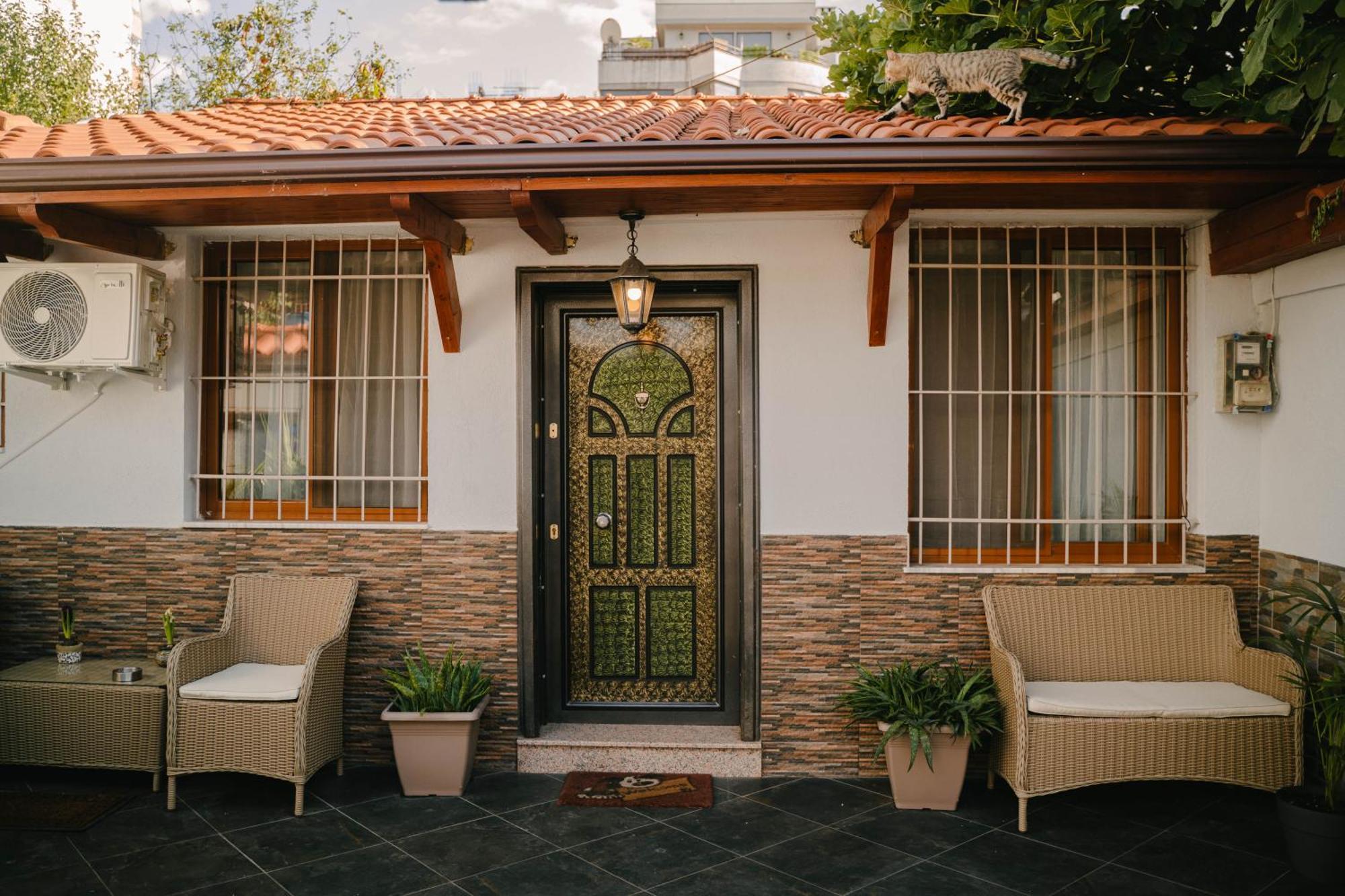 Peaceful Villa In New Bazaar ティラナ エクステリア 写真