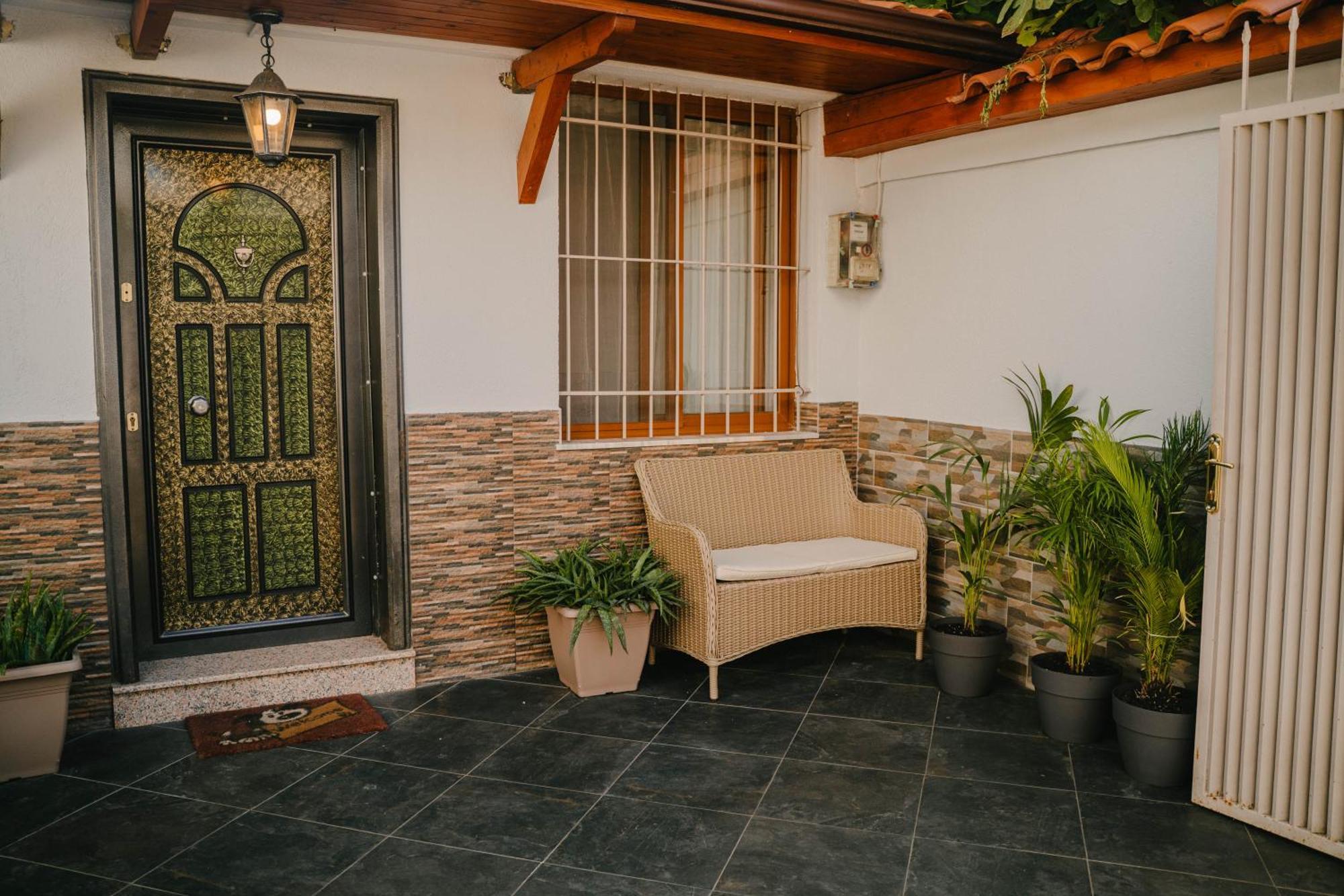 Peaceful Villa In New Bazaar ティラナ エクステリア 写真
