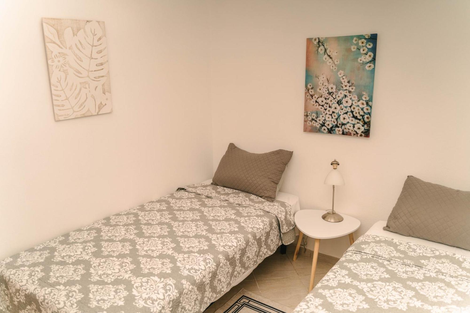 Peaceful Villa In New Bazaar ティラナ エクステリア 写真