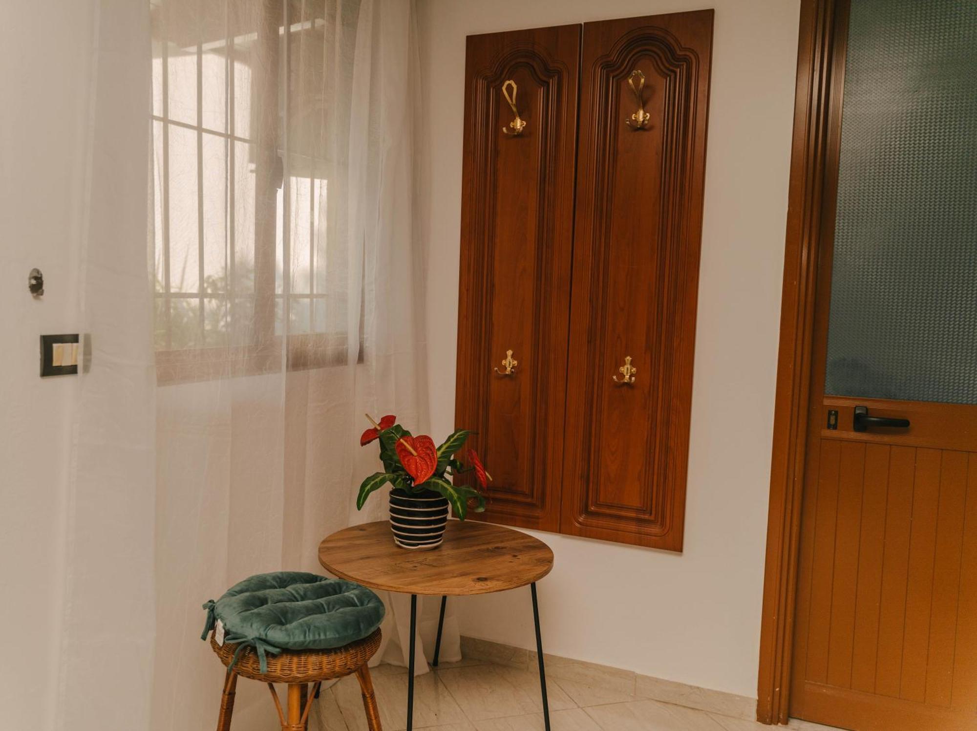Peaceful Villa In New Bazaar ティラナ エクステリア 写真